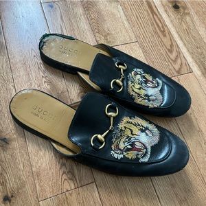 Gucci Princeton black leather Tiger Mules